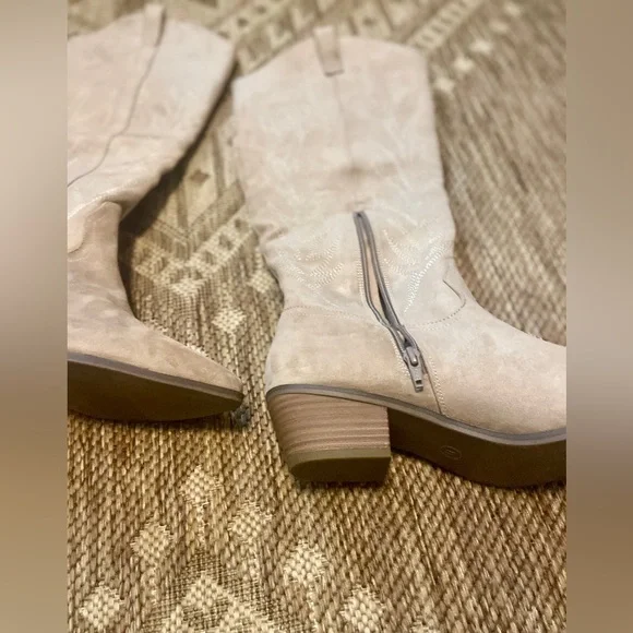 Like New | Target Universal Thread Faux Suede Cowgirl Boots | Western | 11 - Picture 5 of 16